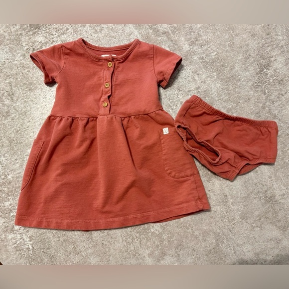 Little Planet Baby Organic Cotton Dress and Bloomer set in a rust red - Picture 1 of 4